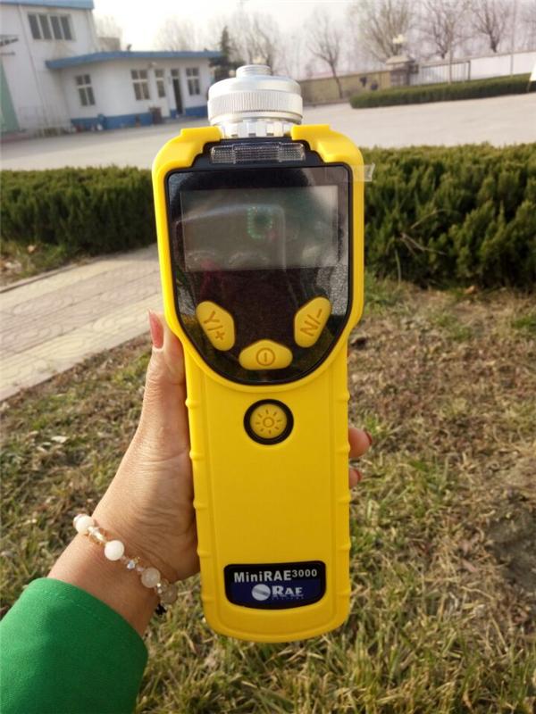 <b>华瑞PGM7320 VOC气体检测仪电池更换及充电</b>